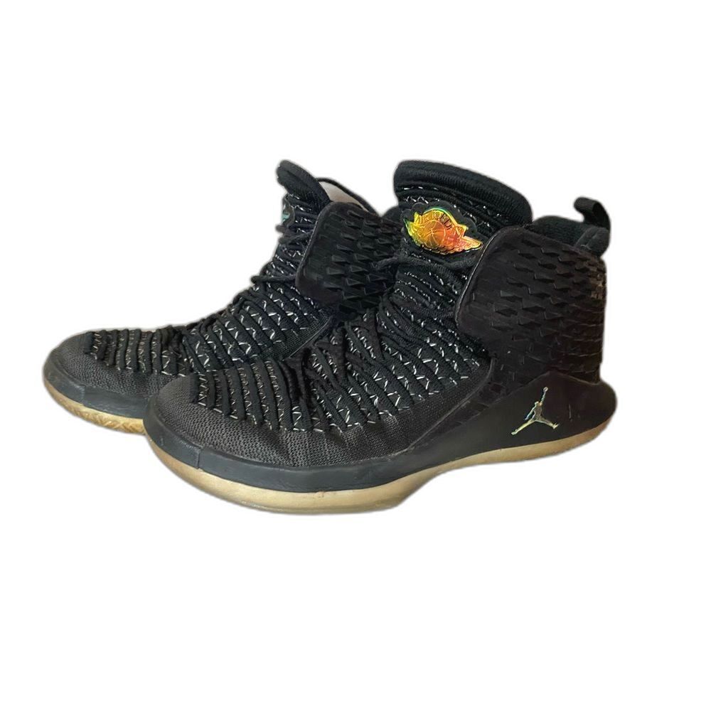 NIKE Air Jordans “Black Cat” 32 XXXII Black Basketball sneakers Youth sz 6 EUC - Picture 1 of 15